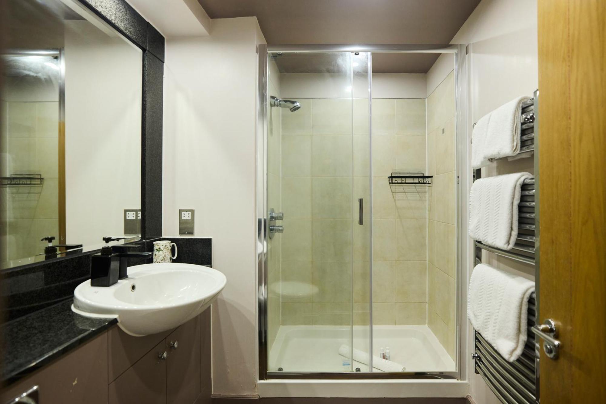 The Vauxhall Hideout - Comfy 2Bdr Flat With Balcony Londra Exterior foto